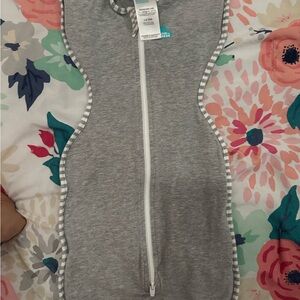 Love to dream Gray Baby Swaddle with Zipper